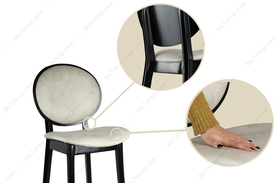نمای نزدیک از صندلی اپن چوبی اقاقیا